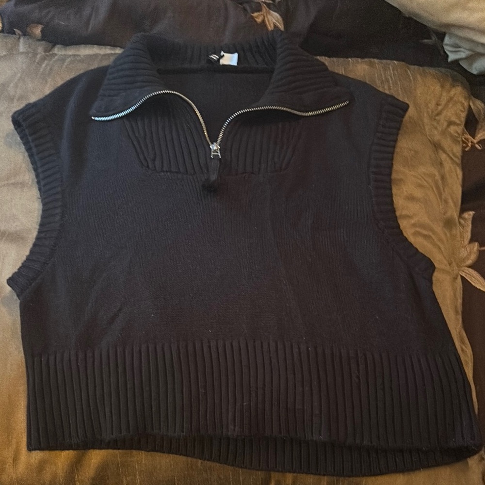 H&M Black Turtleneck Sweater with Ribbed Texture